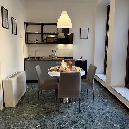 Dimora Sottoripa 49 Di Fronte Acquario - Genovabb It Janov